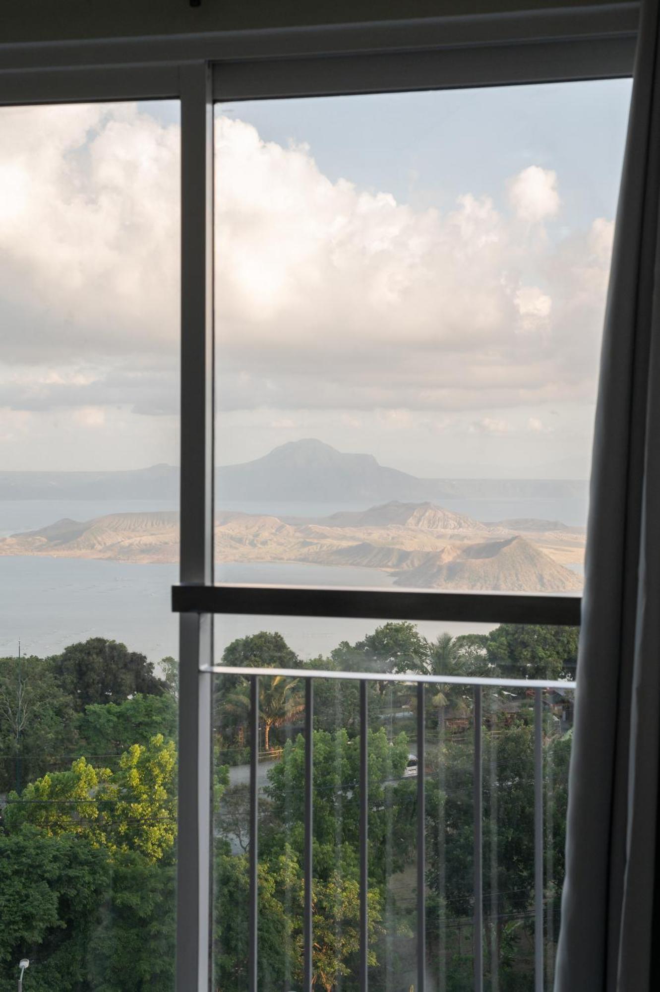 Wind Residence 4 Tagaytay City Exteriör bild